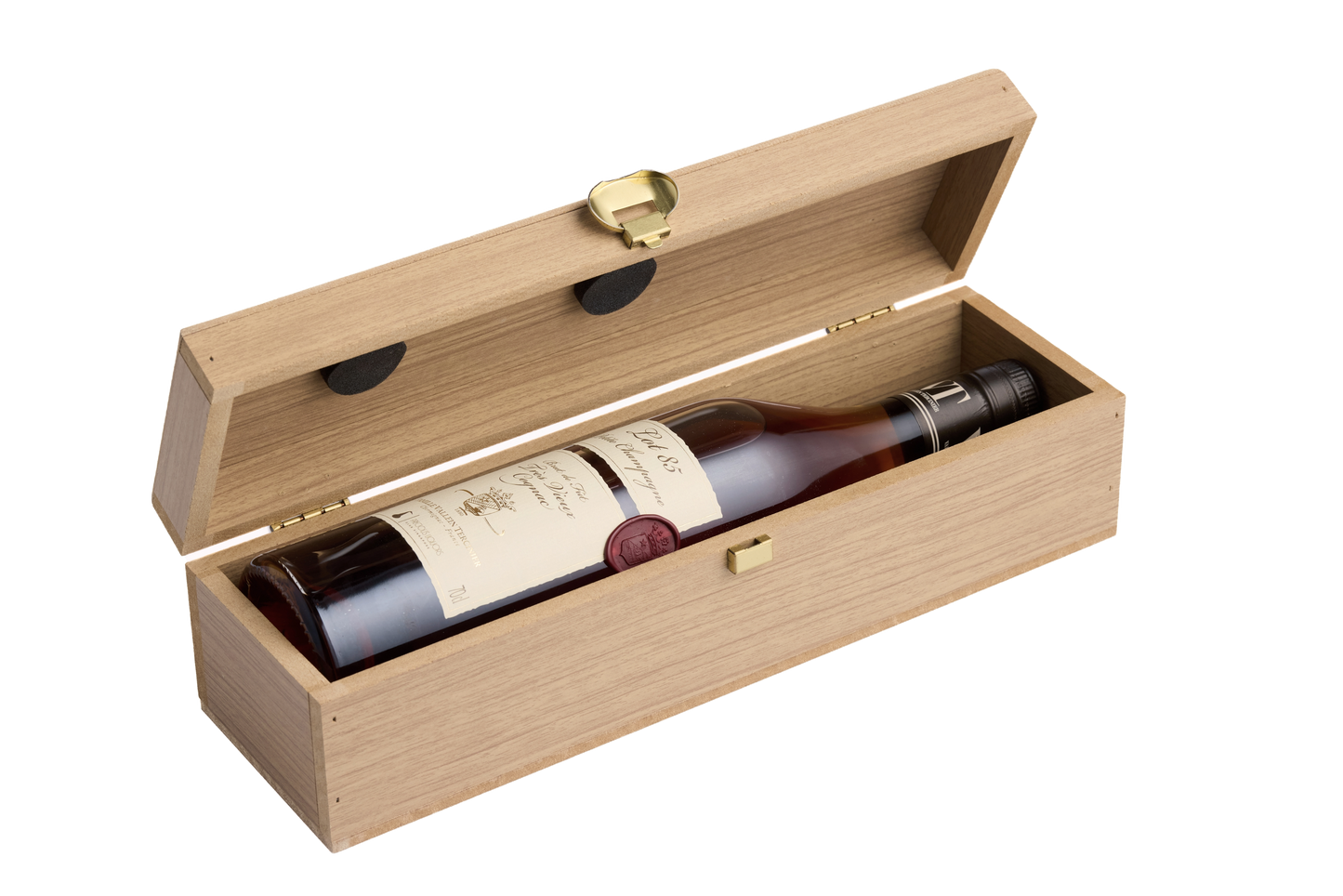 Vallein_Tercinier_Lot_85_Petite_Champagne_bottle_in_the_opened_box